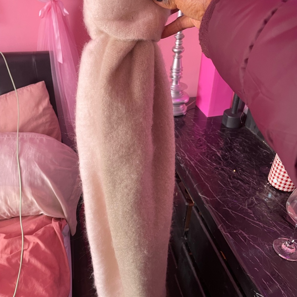 Two toned white/green knit Scarf